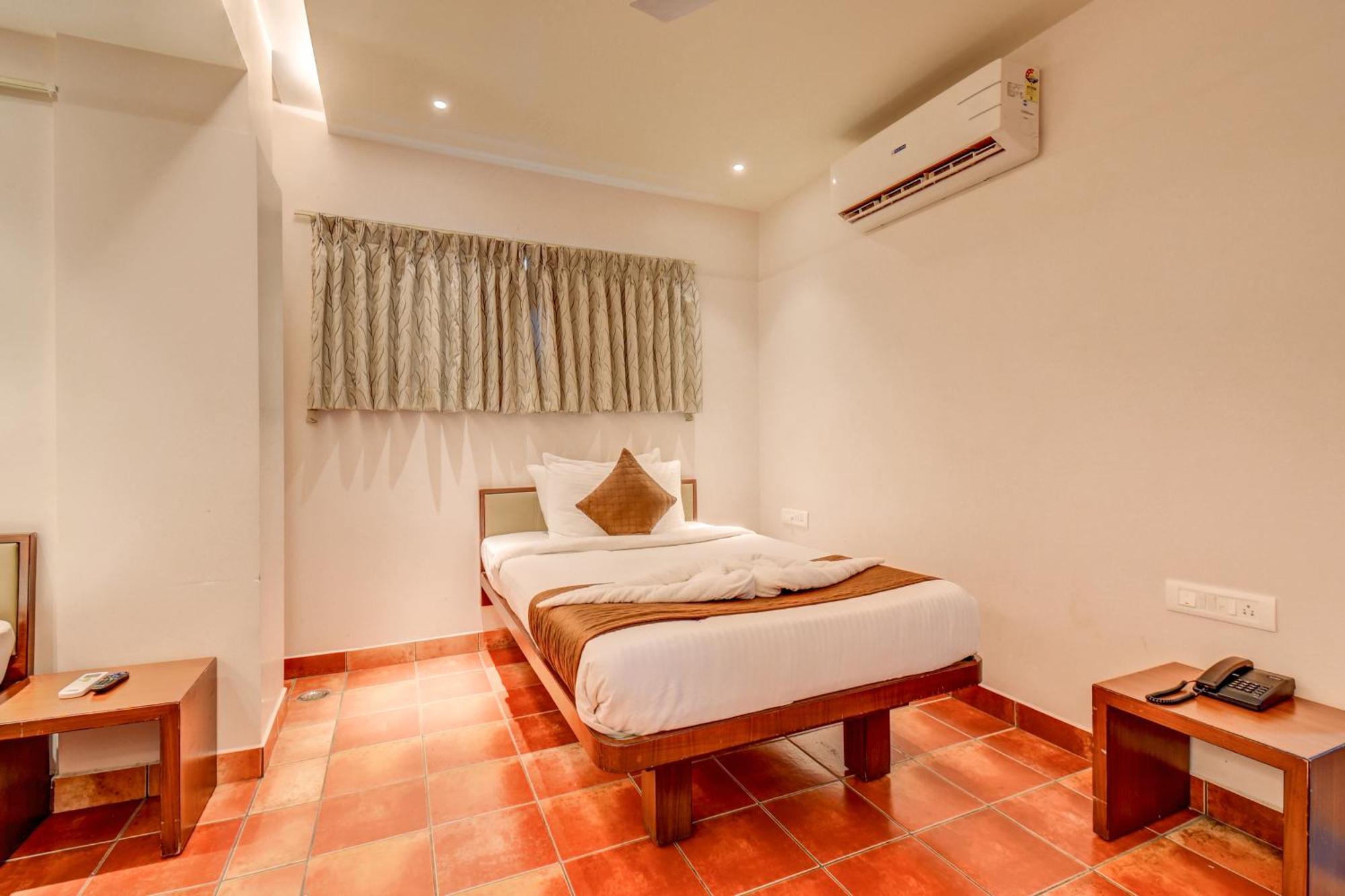 Hotel J N Stay Mysore - 12 Minutes To Mysore Palace מראה חיצוני תמונה